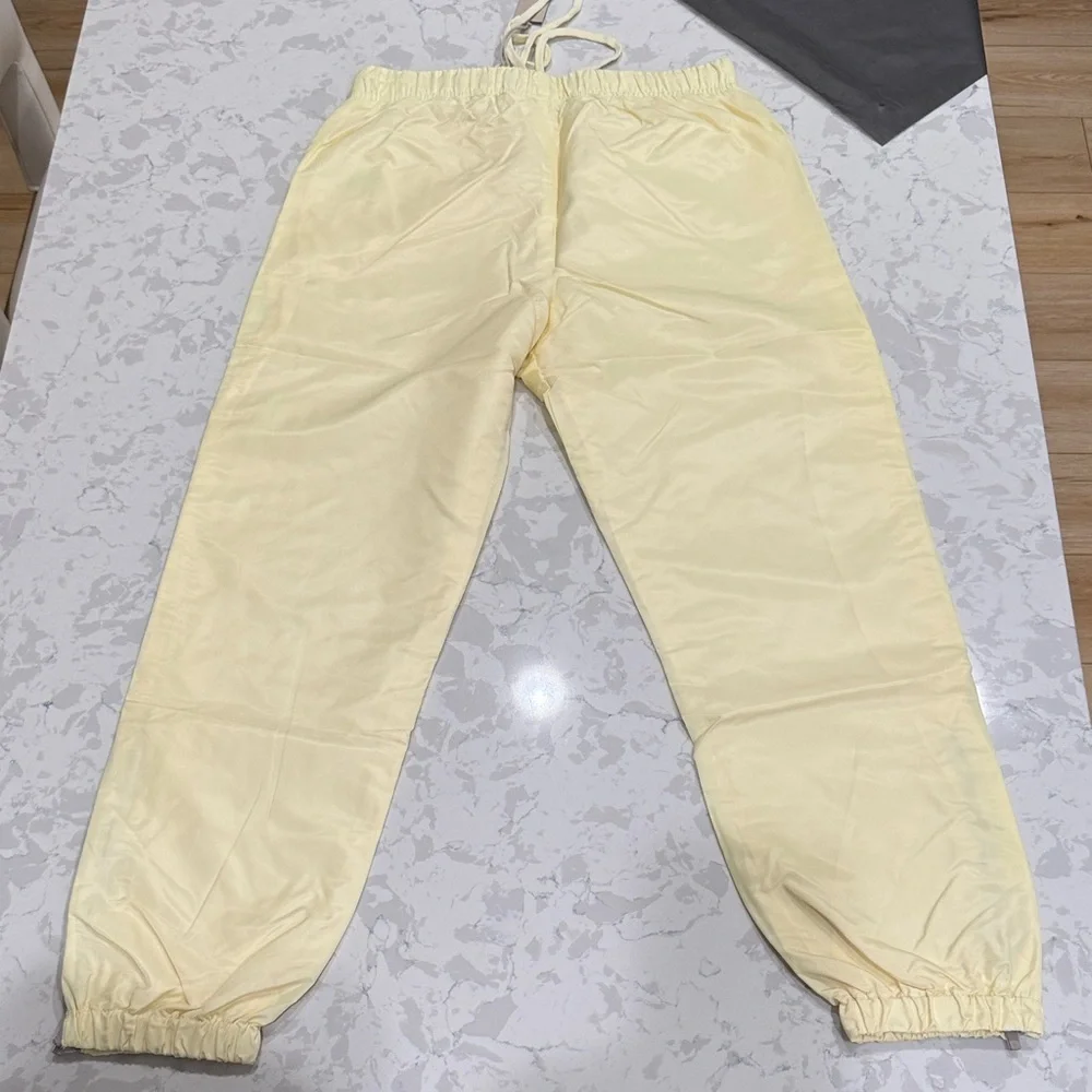 Fear of God ESSENTIALS Track Pants NWT - Picture 2 of 5